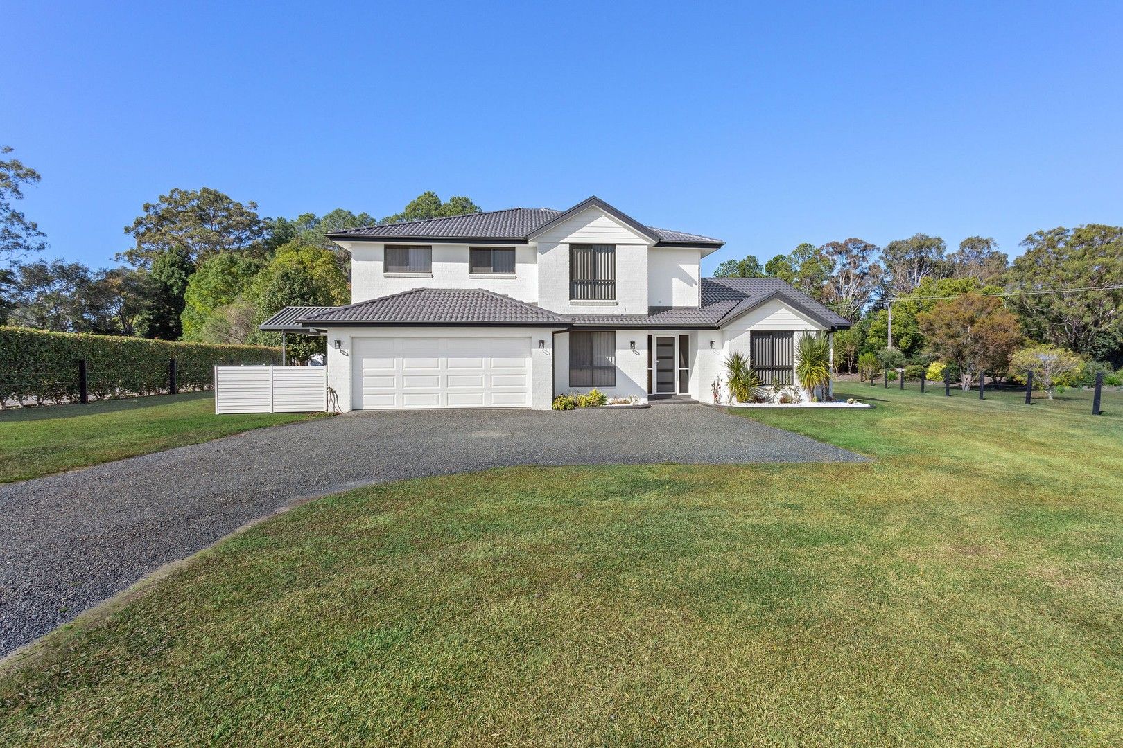 4 bedrooms House in 400 Macrae Place FAILFORD NSW, 2430