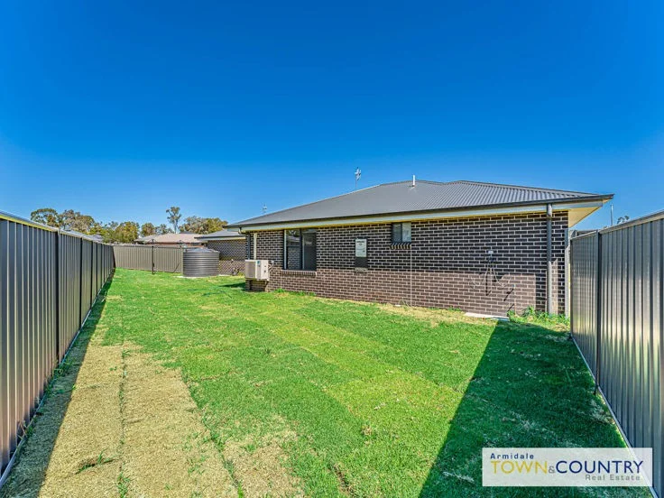 Additional image 12 of 1/17 Sunrise Crescent, Armidale NSW 2350