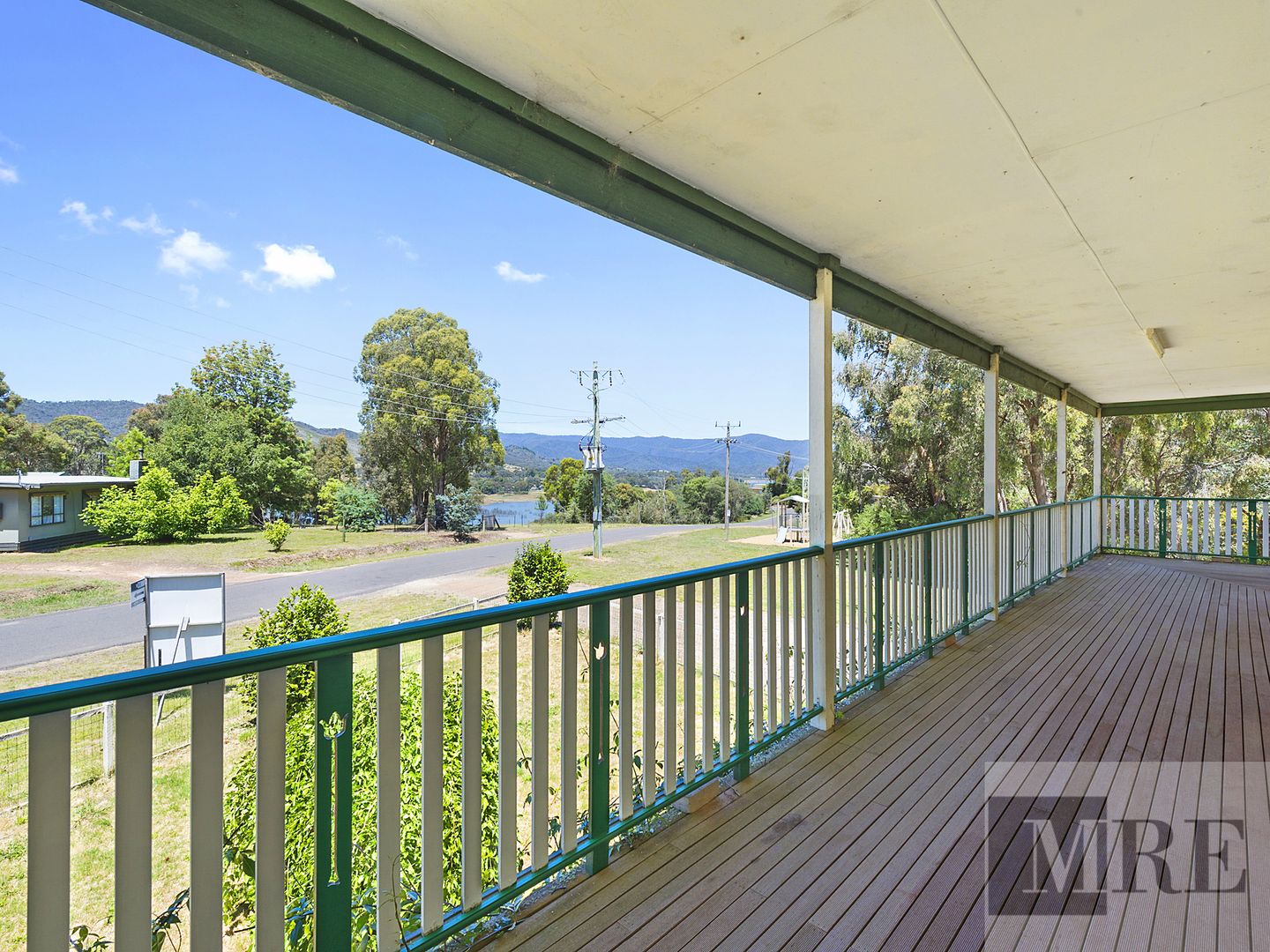 69 Willowlake Drive, Macs Cove VIC 3723, Image 2