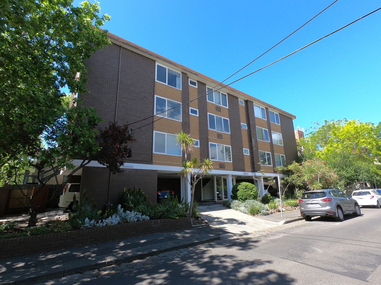 1 bedrooms Apartment / Unit / Flat in 2/23 Acland Street ST KILDA VIC, 3182