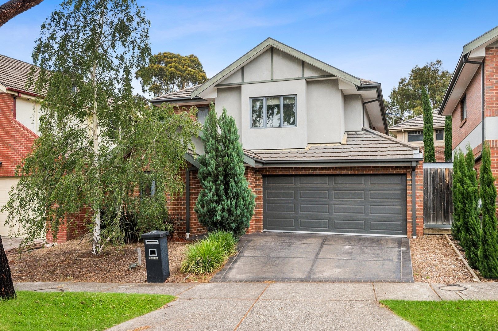 4 bedrooms House in 17 Sanctuary Drive BUNDOORA VIC, 3083