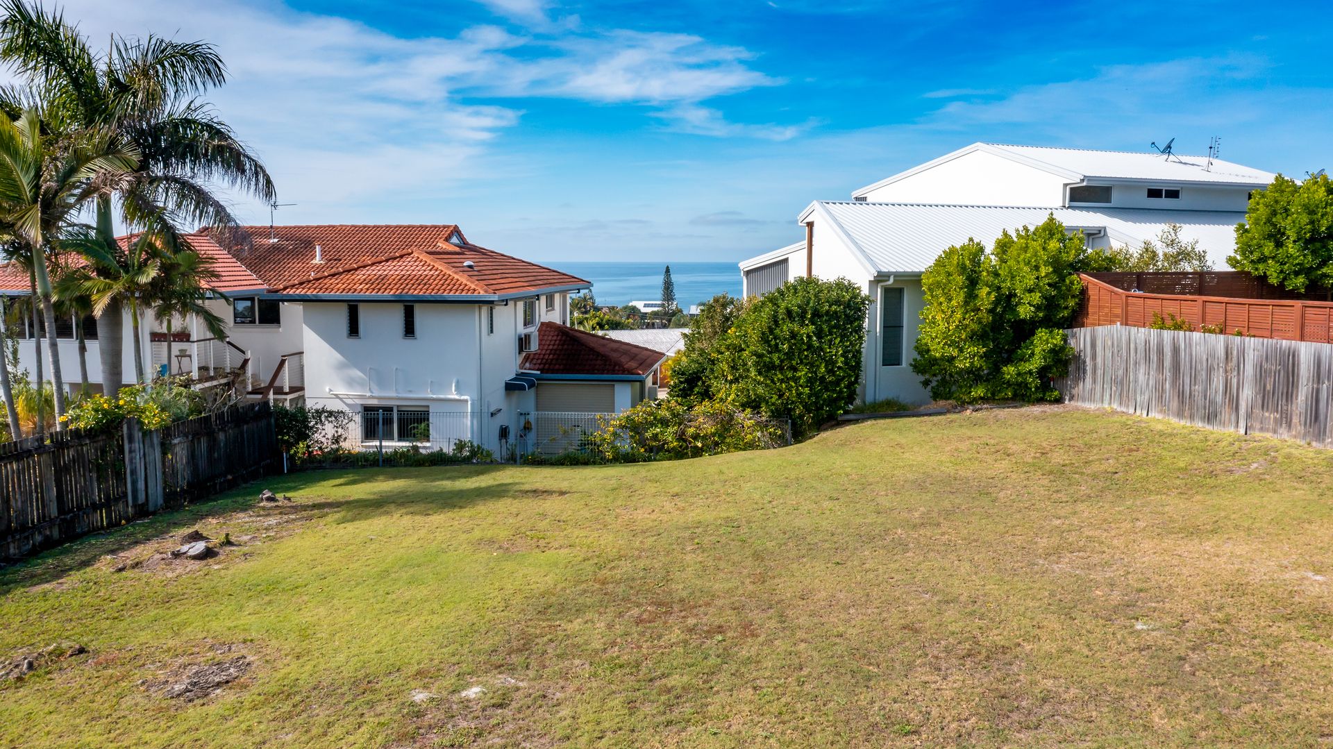 16 Woodlark Rise, Sunrise Beach QLD 4567, Image 2