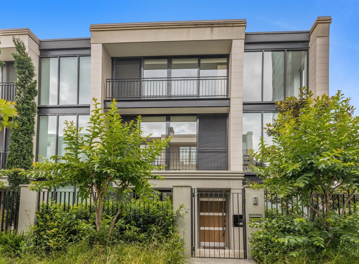 16 Magistrates Walk, East Melbourne VIC 3002