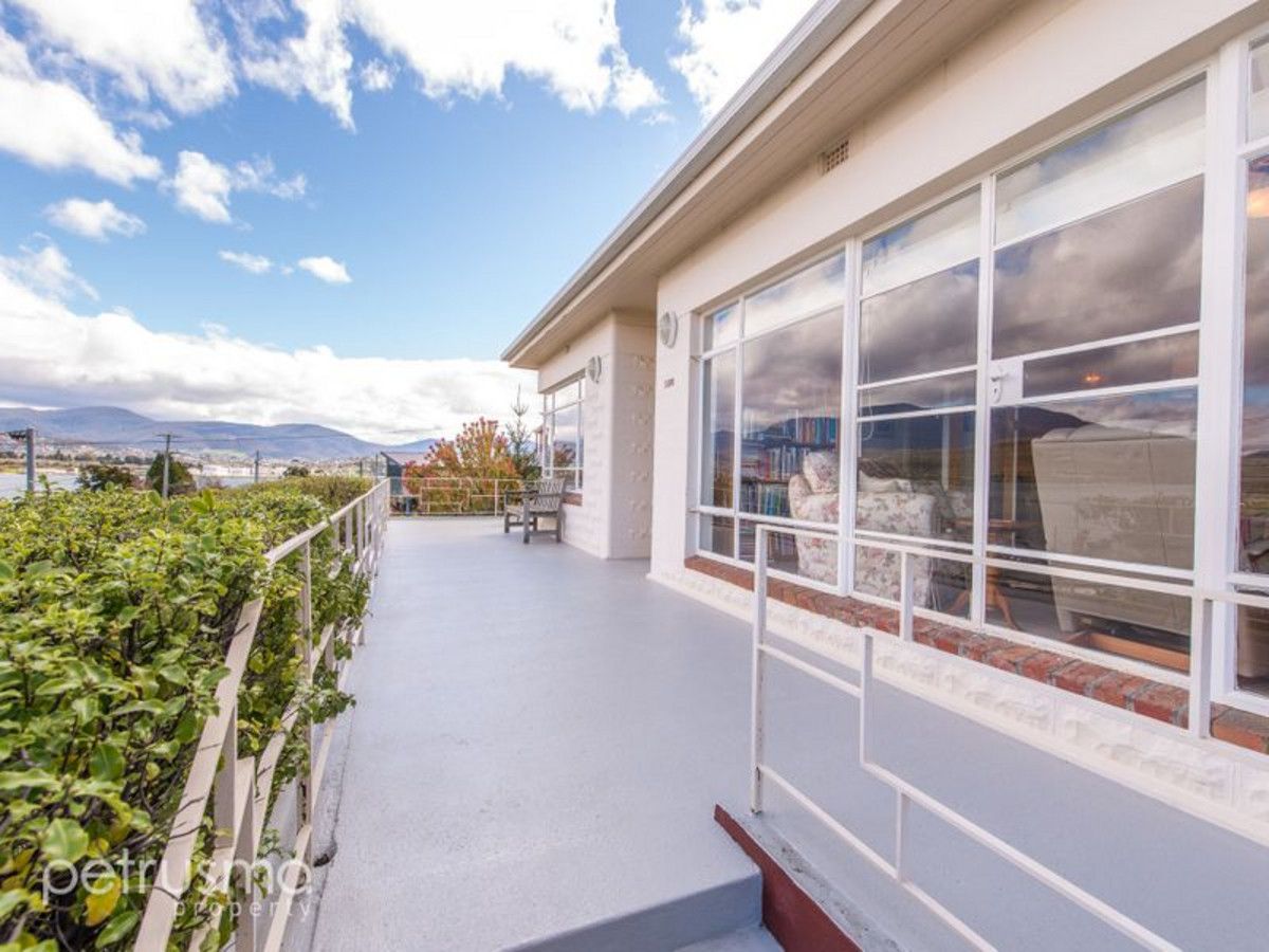 180 Derwent Avenue, Lindisfarne TAS 7015, Image 2