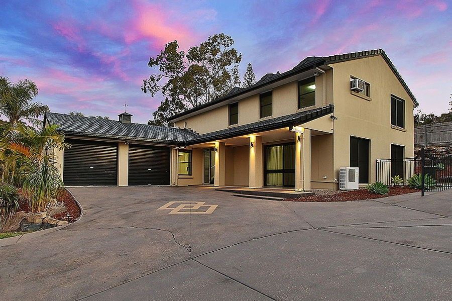 2 Blaxland Court, Mount Ommaney QLD 4074, Image 1