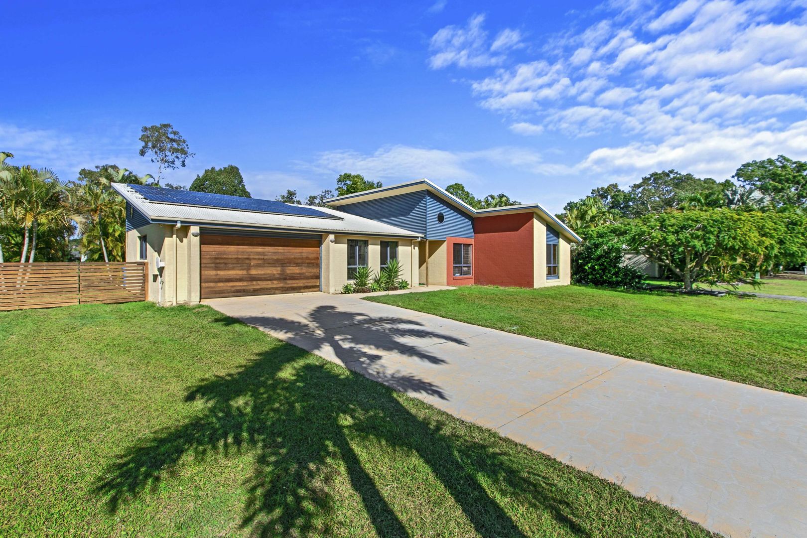 2 Hawk Court, Dundowran Beach QLD 4655, Image 1