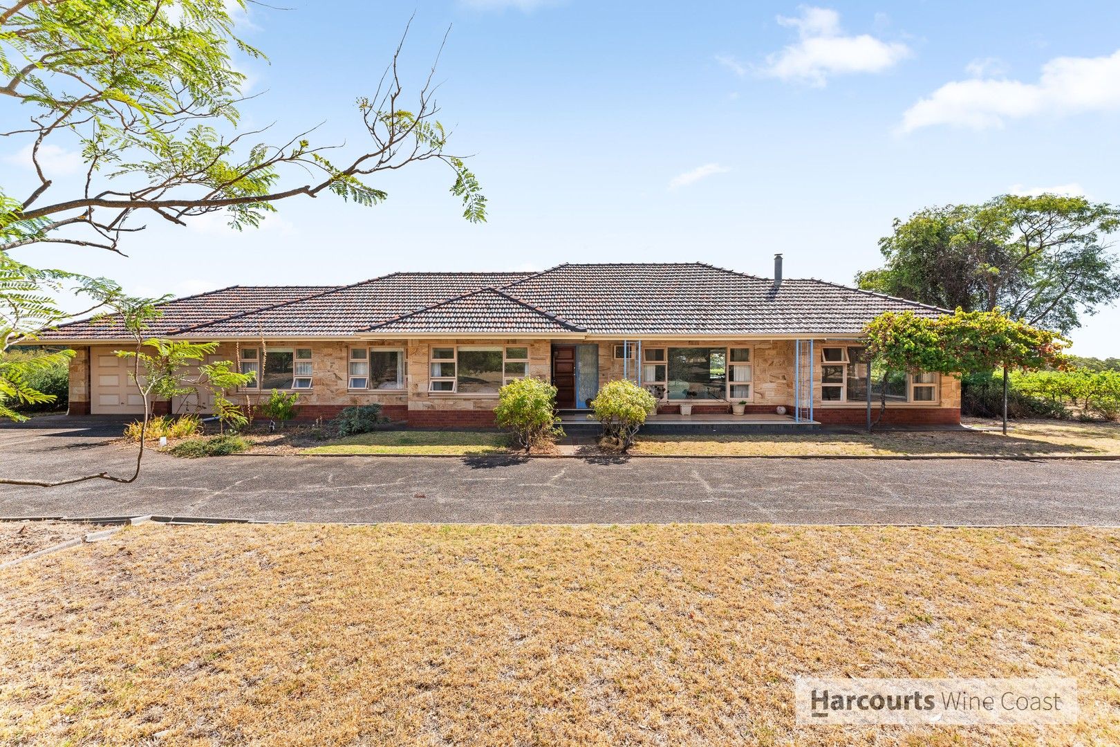 4 bedrooms House in 166 Almond Grove Road SELLICKS HILL SA, 5174