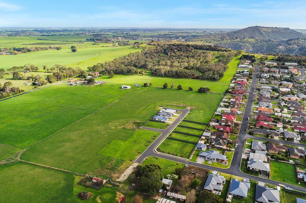 Lot 102 Lakes Park Drive, Mount Gambier SA 5290, Image 0