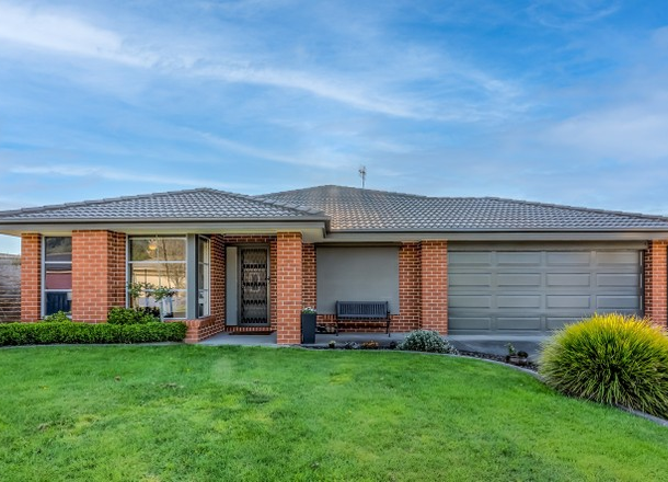 19 Villeneuve Drive, Trafalgar VIC 3824