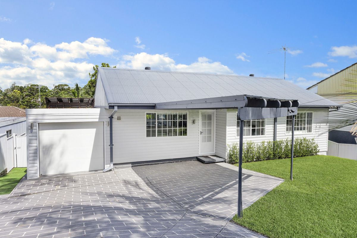 3 bedrooms House in 88 Cooriengah Heights Road ENGADINE NSW, 2233