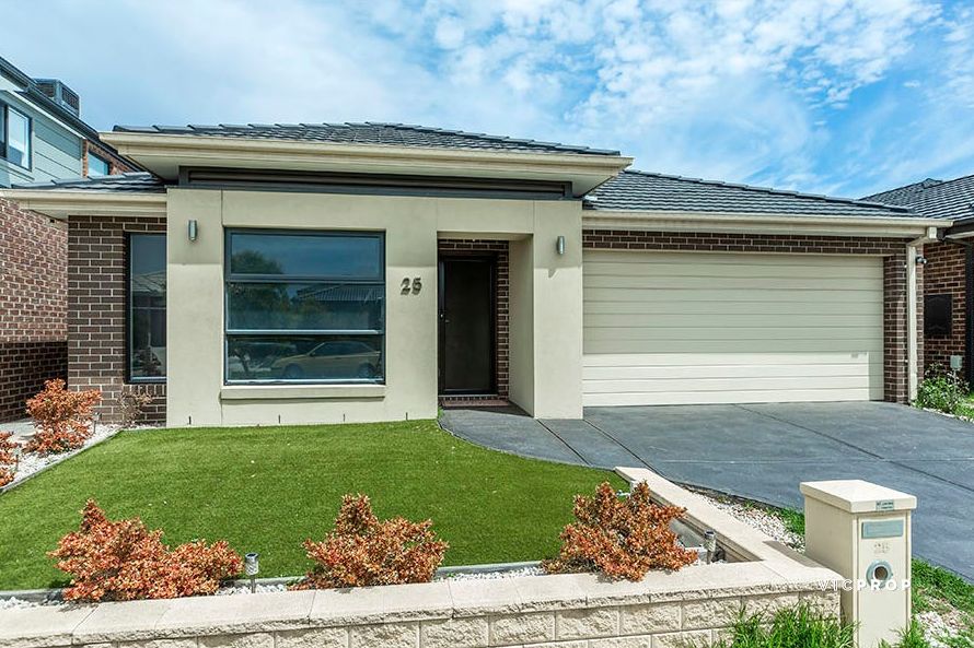 25 Solitude Crescent, Point Cook VIC 3030 - House For Rent | Domain