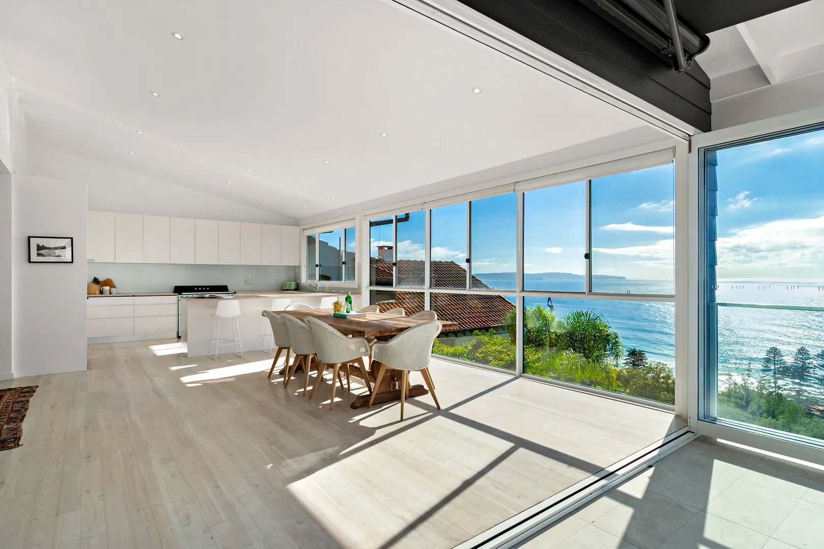 Coastal Retreat with Scenic Palm Beach Views - Więcej