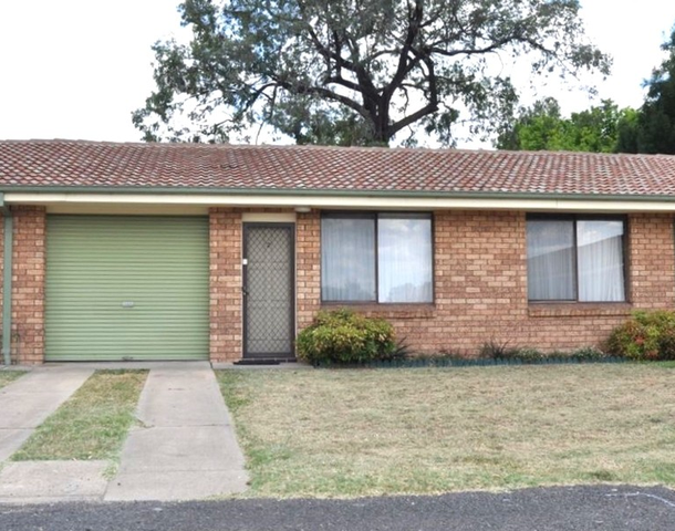 2/271 Rankin Street, Bathurst NSW 2795