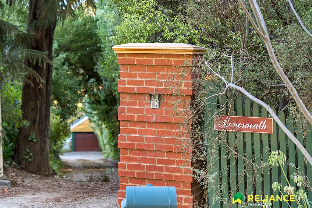 3 Mabel Crescent, Mount Macedon VIC 3441, Image 2