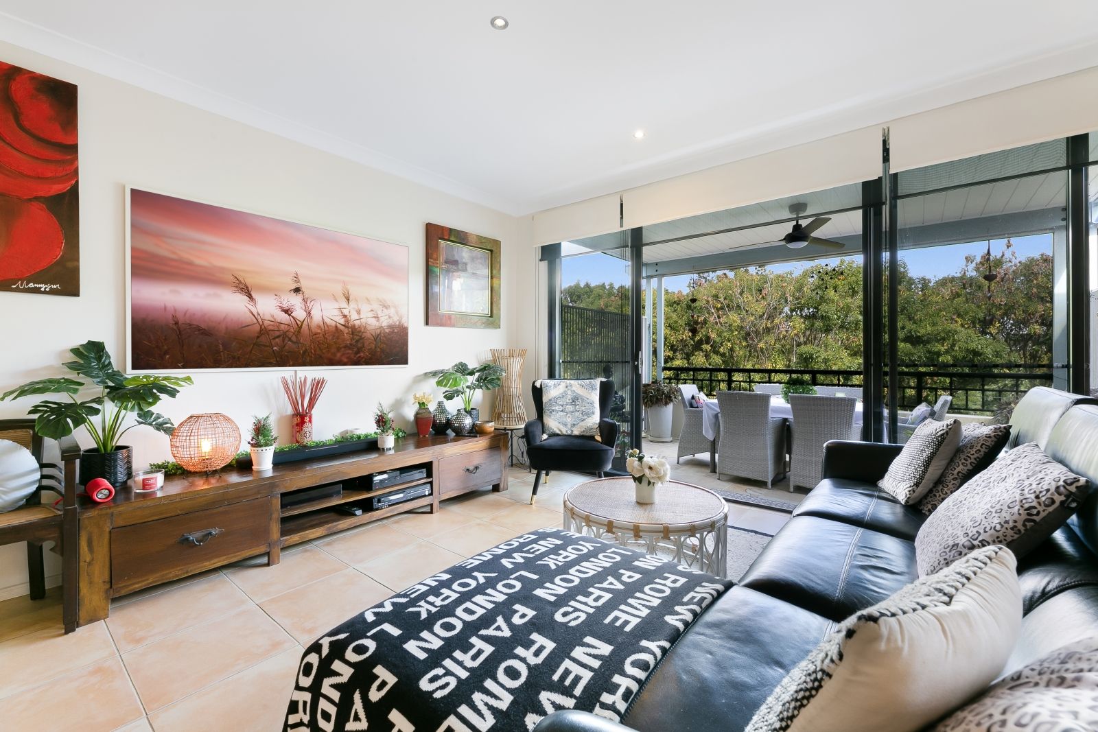 1050/1 The Cove Crescent, Carrara QLD 4211, Image 2