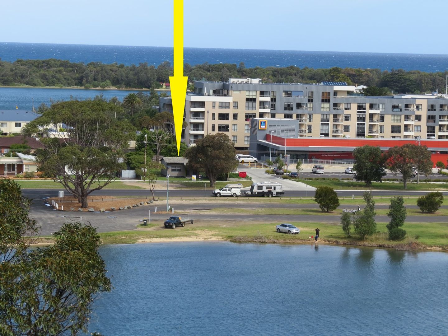 14 Marine Pde, Lakes Entrance VIC 3909, Image 2