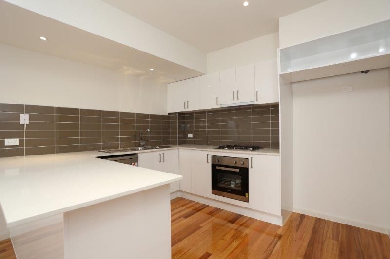 2/6 Green Street, Airport West VIC 3042, Image 2