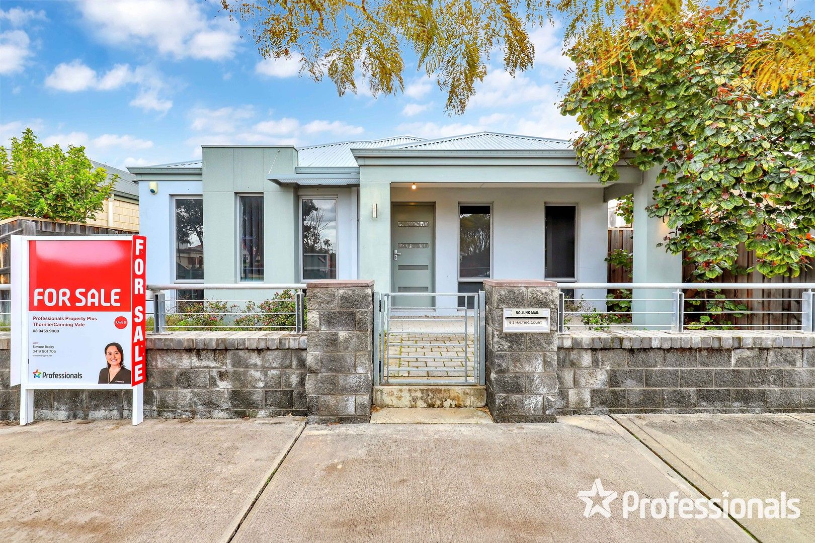 3 bedrooms House in 6/2 malting court CANNING VALE WA, 6155