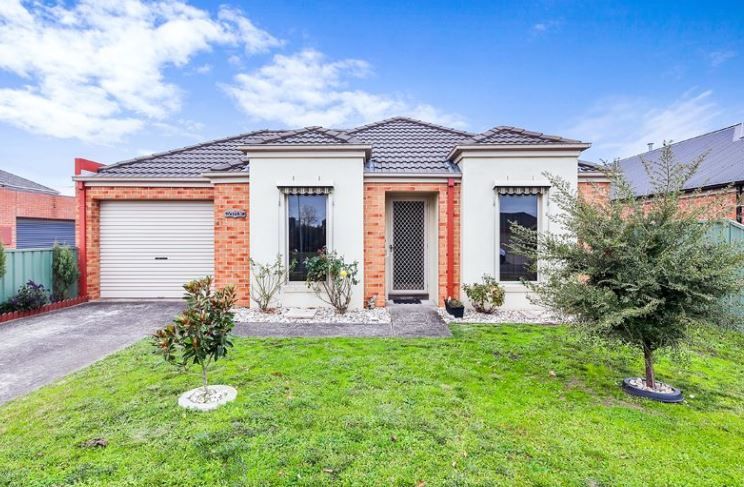3 bedrooms House in 67 Stirling Drive LAKE GARDENS VIC, 3355