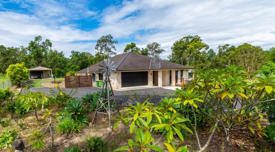 4 bedrooms House in 114-116 Boden Road ELIMBAH QLD, 4516
