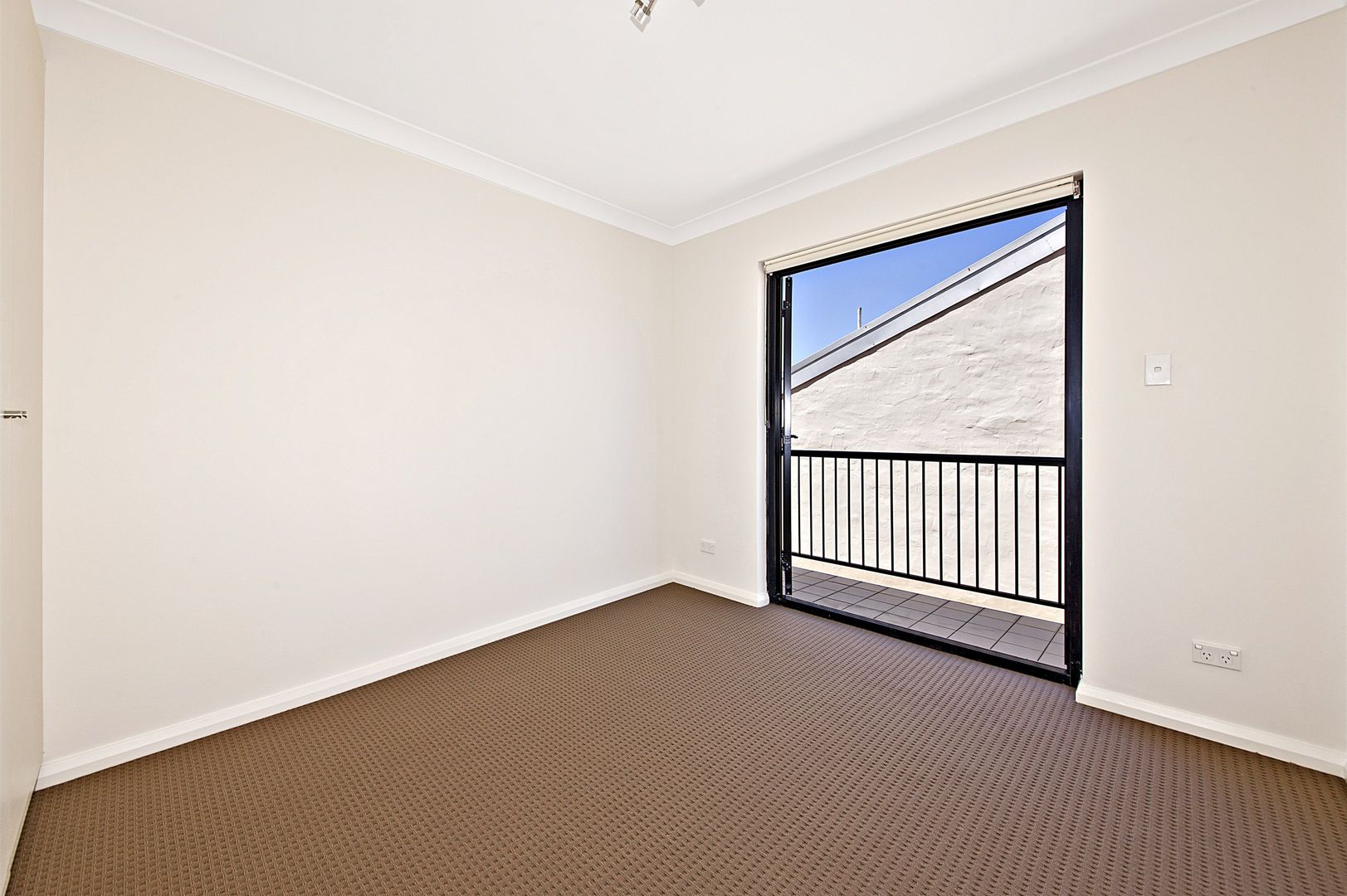 9/32 Ross Street, Forest Lodge NSW 2037, Image 2