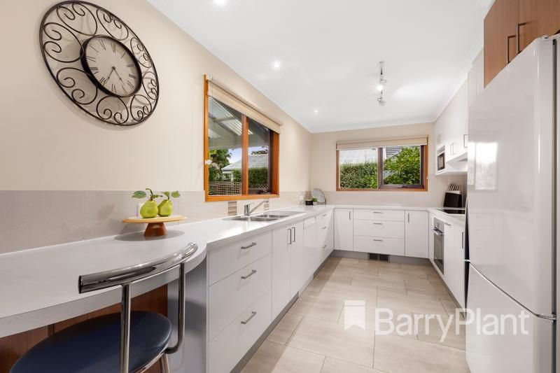 23 Lyell Parade, Greensborough VIC 3088, Image 2