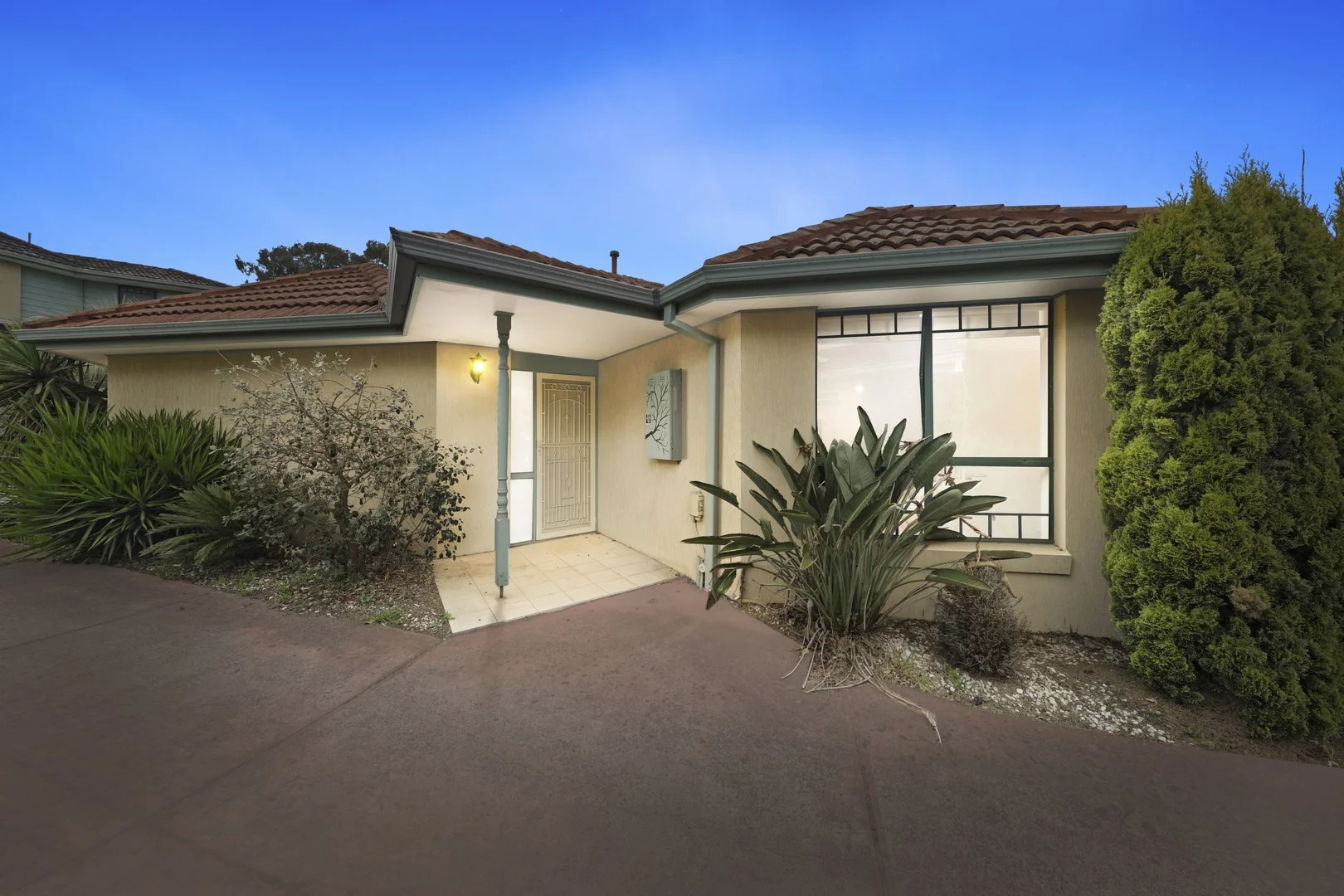 1/11 Rule Close, Mill Park VIC 3082