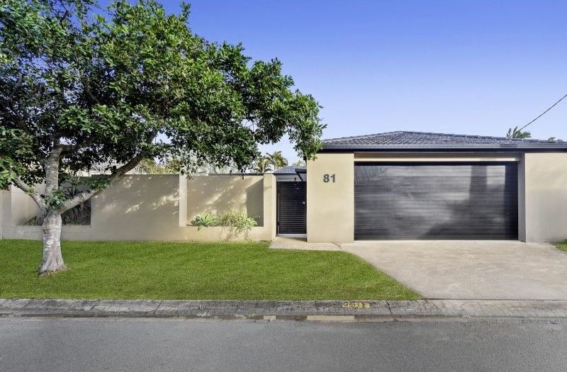 4 bedrooms House in 81 Cypress Drive BROADBEACH WATERS QLD, 4218