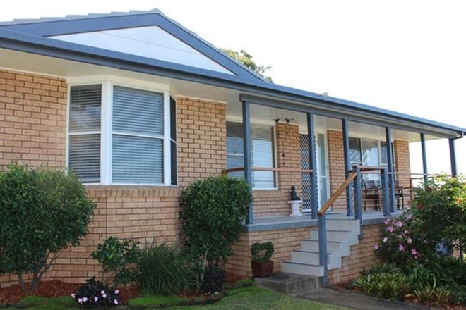 Picture of 14 Hope Street, HALLIDAYS POINT NSW 2430