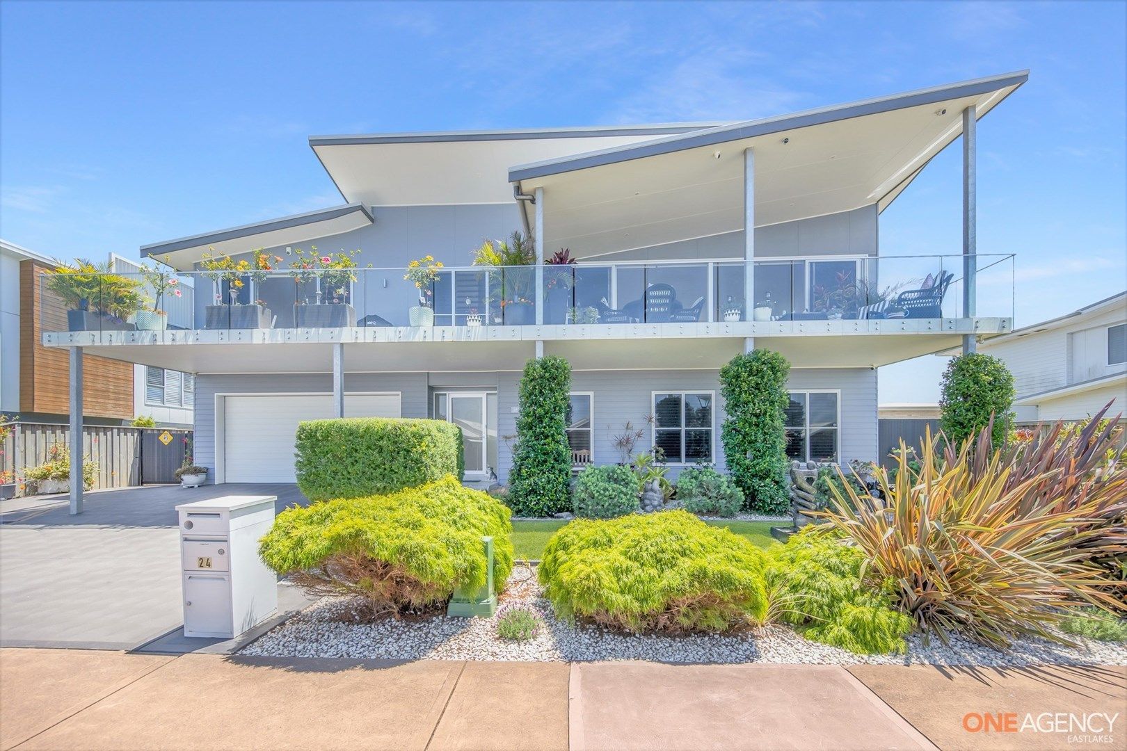 24 Seaside Circuit, Caves Beach NSW 2281