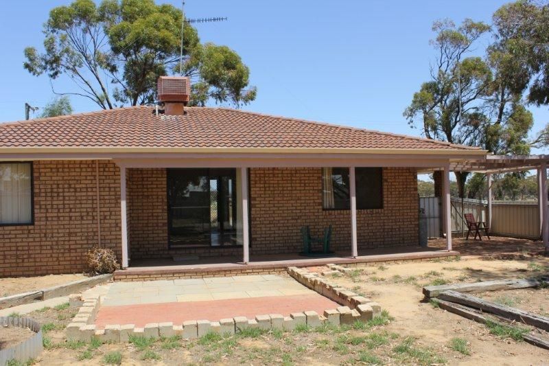 25 First Avenue, Nungarin WA 6490, Image 2