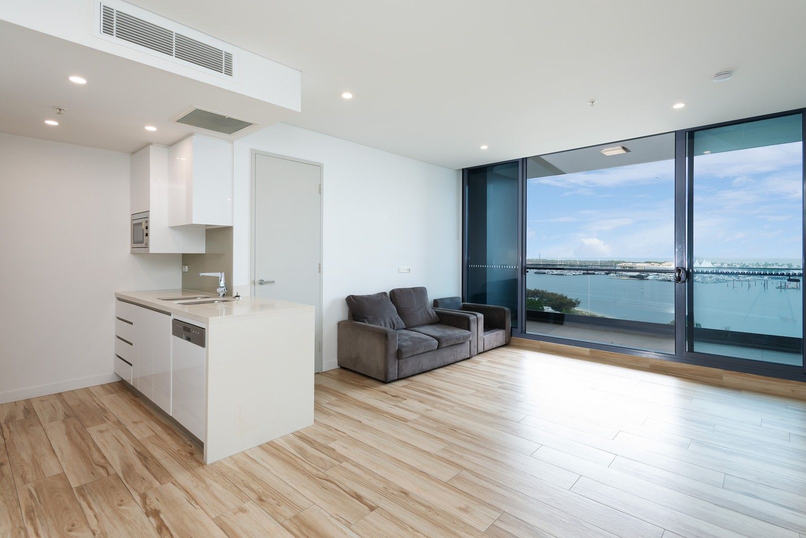 2 bedrooms Apartment / Unit / Flat in 1009/2 Como Cres SOUTHPORT QLD, 4215