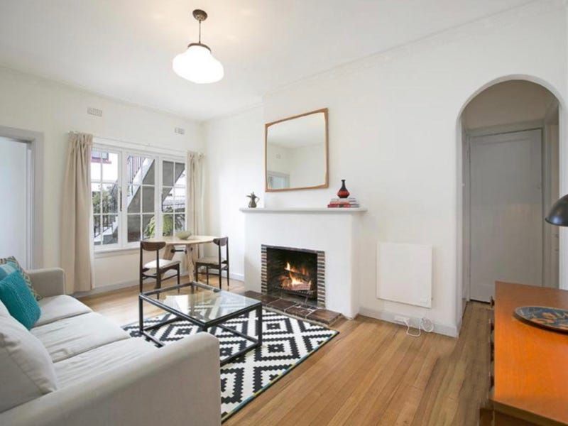 2 bedrooms Apartment / Unit / Flat in 5/136 Alma Road ST KILDA EAST VIC, 3183