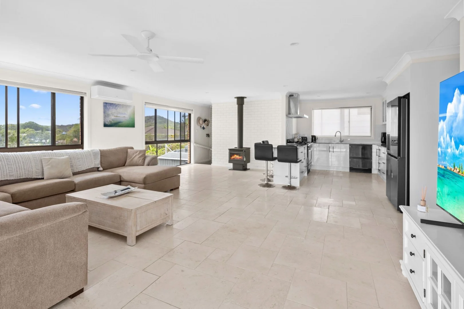 1 Oleander Drive, Scotts Head NSW 2447