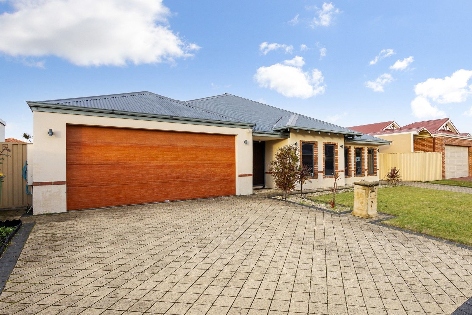 4 bedrooms House in 7 Nevis Lane CANNING VALE WA, 6155