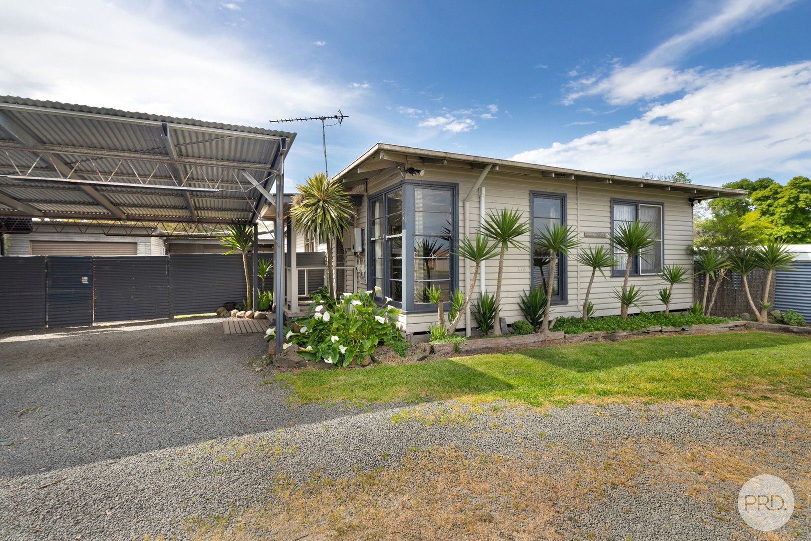 3 bedrooms House in 116 Birdwood Avenue SEBASTOPOL VIC, 3356