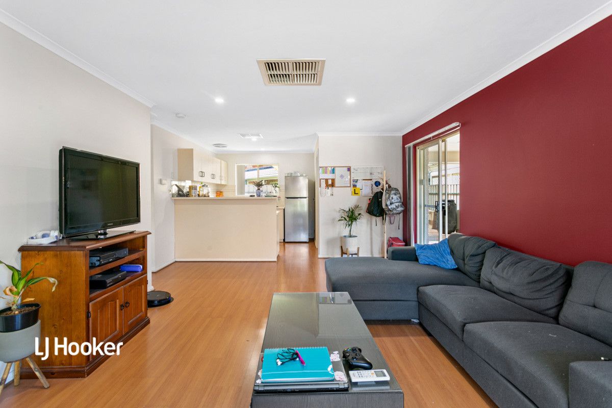 10/103 The Golden Way, Wynn Vale SA 5127, Image 2