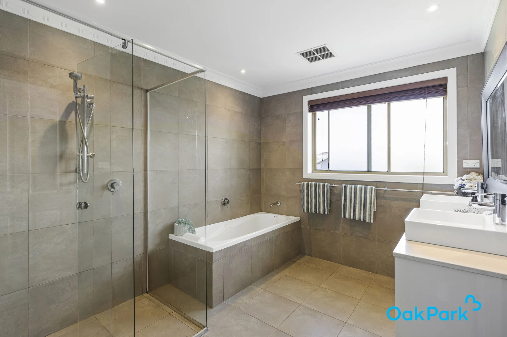 Additional image 20 of 10 Valley Crescent, Glenroy VIC 3046