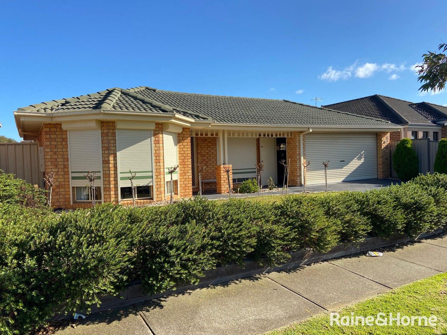 4 bedrooms House in 195 Thames Blvd TARNEIT VIC, 3029