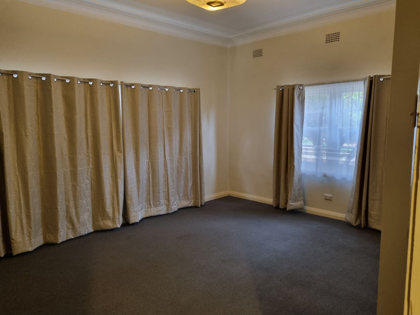 2/100 Belmore Street, Tamworth NSW 2340 House For Rent 320 Domain