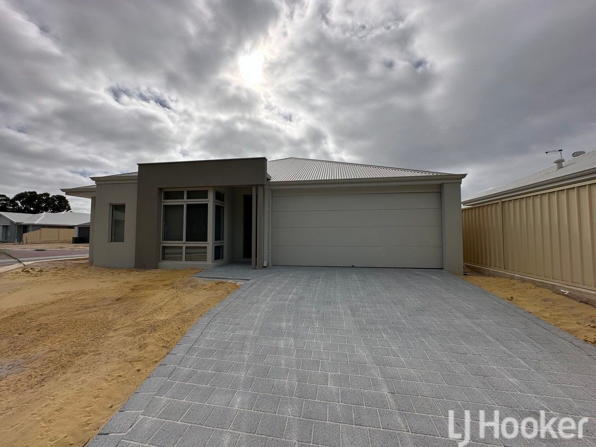 4 bedrooms House in 18 Abington Parade MADORA BAY WA, 6210