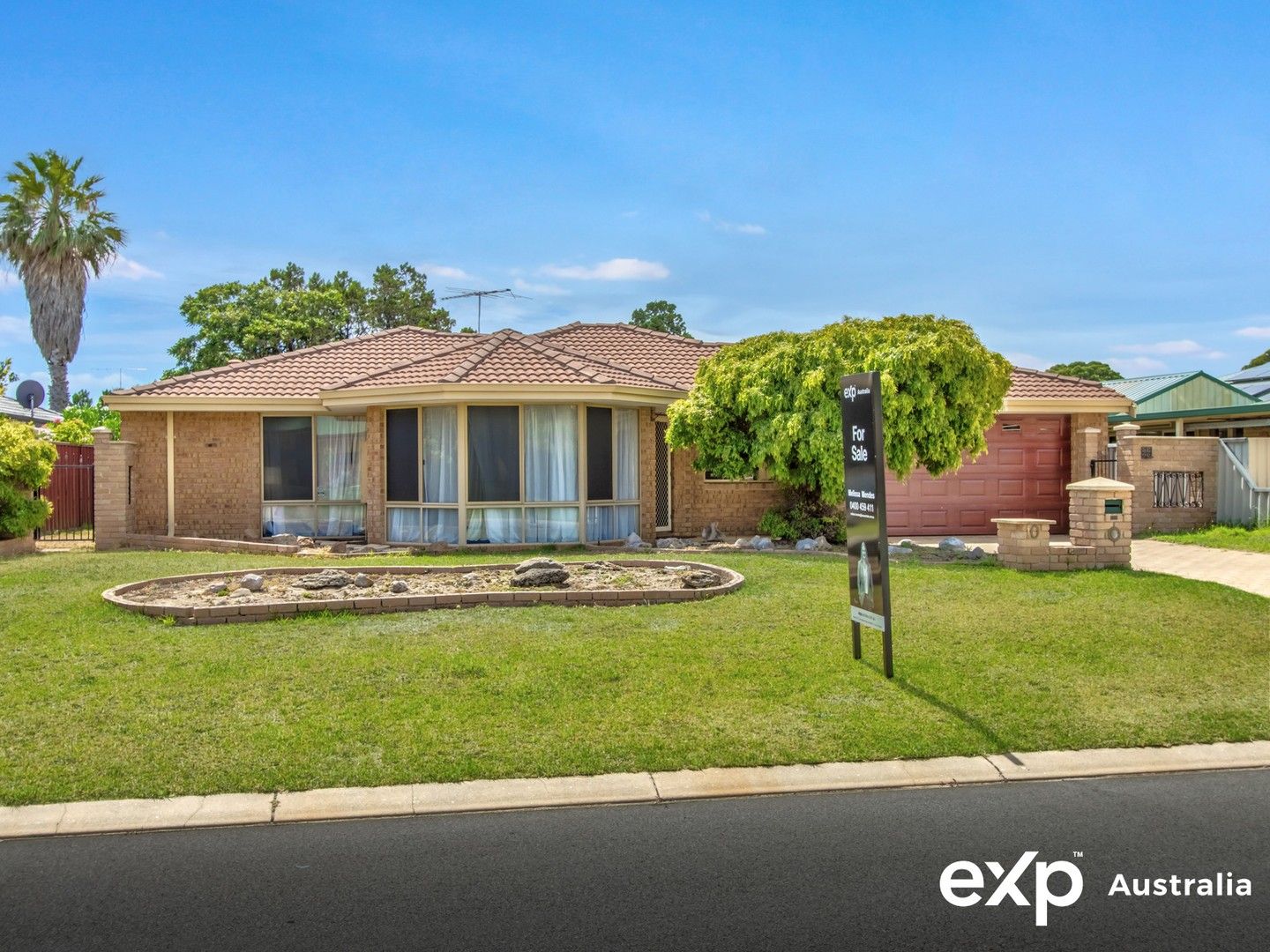 4 bedrooms House in 10 Kingsford Court PORT KENNEDY WA, 6172