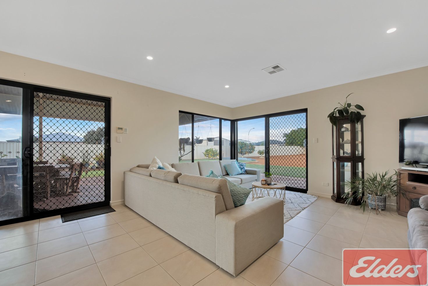 46 Honey Suckle Boulevard, Woorree WA 6530, Image 2