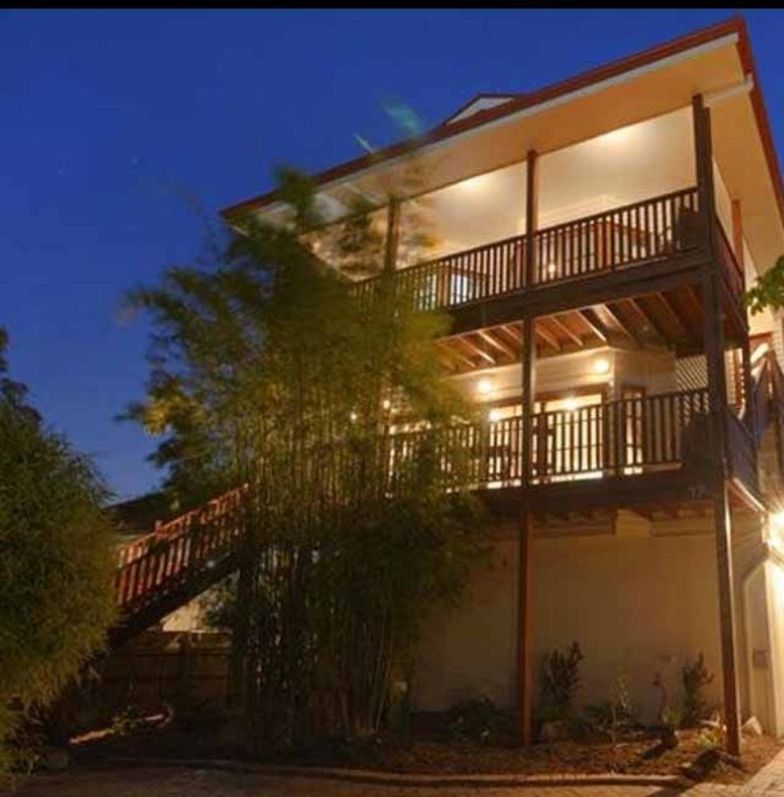 Studio in 2/17 Newcastle Street, FAIRFIELD QLD, 4103