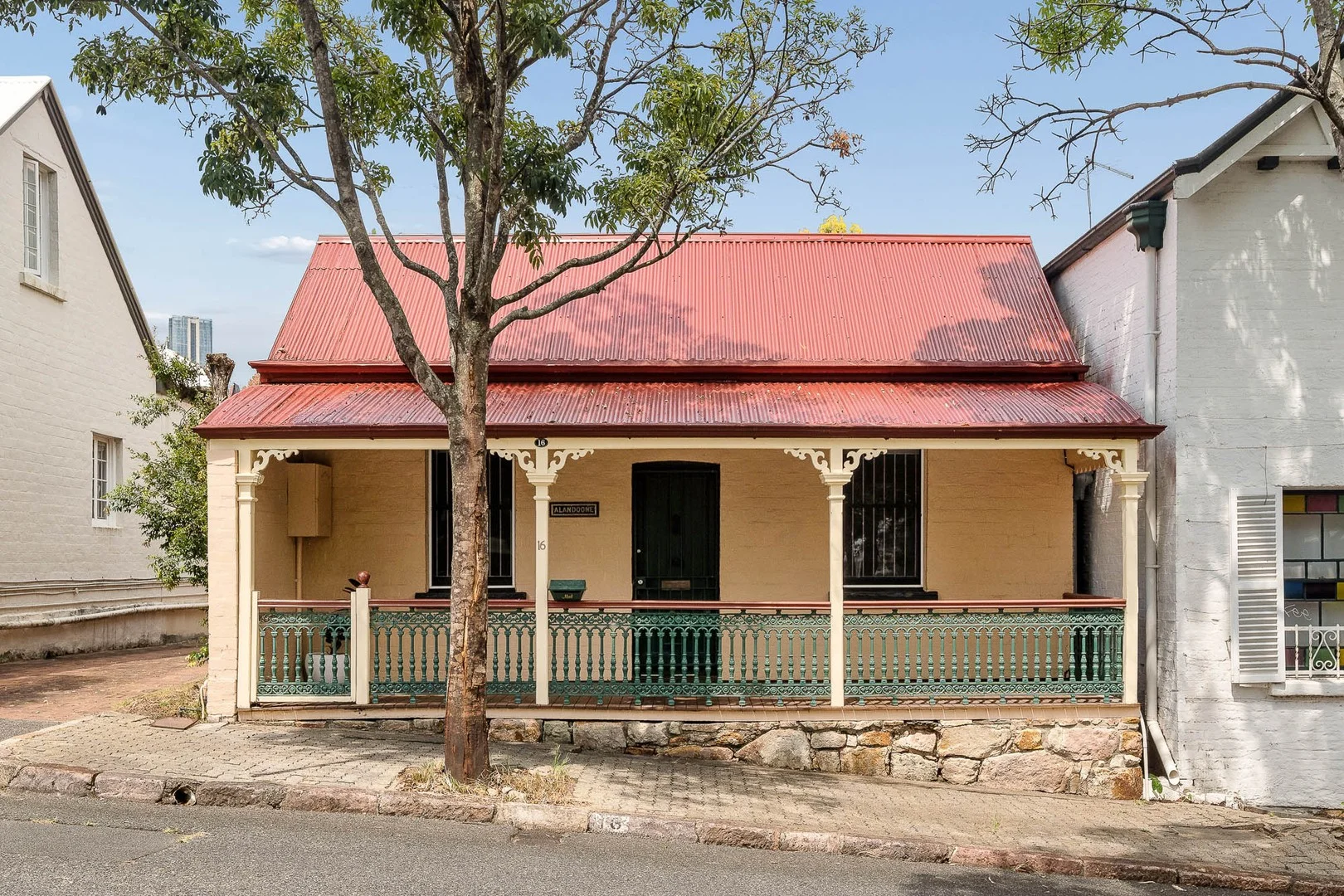 Primary image of 16 Victoria Street, Spring Hill QLD 4000
