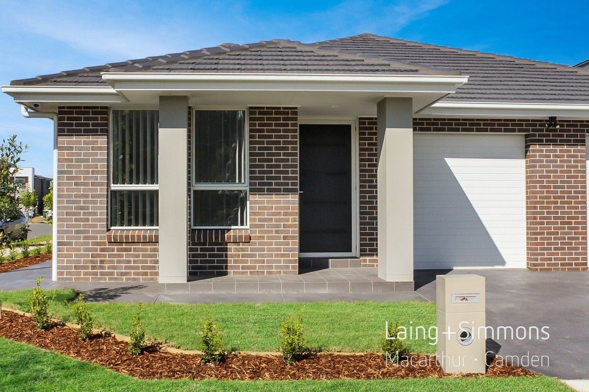4 bedrooms House in 88B Ingall Loop CATHERINE FIELD NSW, 2557