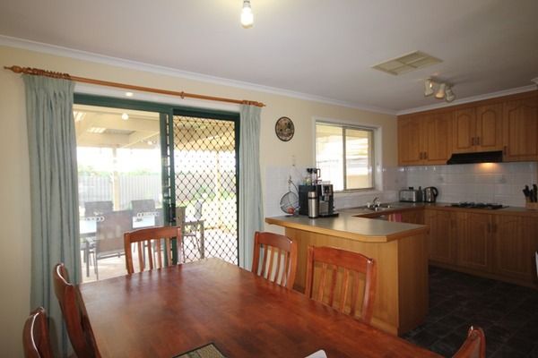 34 Crane Drive, Buronga NSW 2739, Image 2