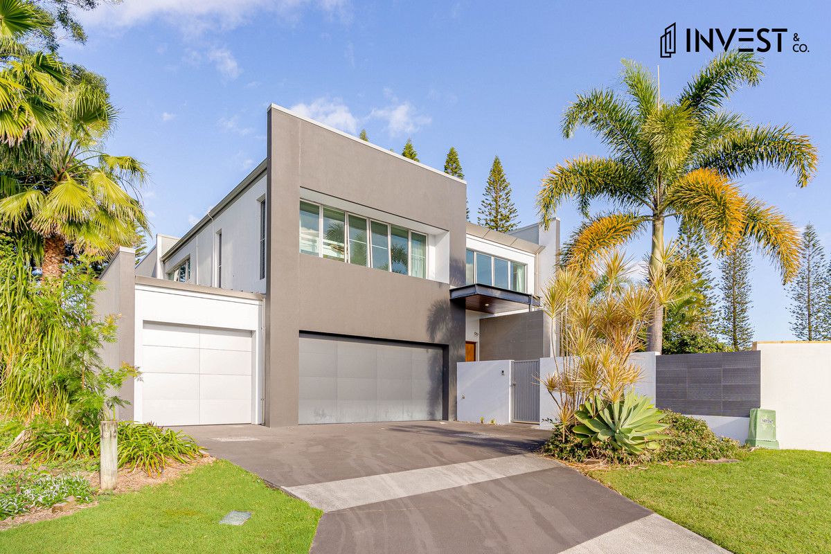 4 bedrooms House in 13 Waterview Crescent BUNDALL QLD, 4217