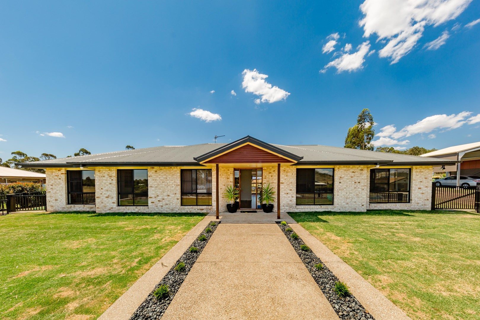8 Tea Tree Court, Gowrie Junction QLD 4352
