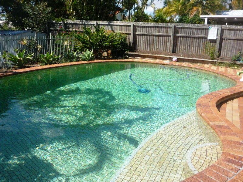 4 bedrooms House in  HELENSVALE QLD, 4212